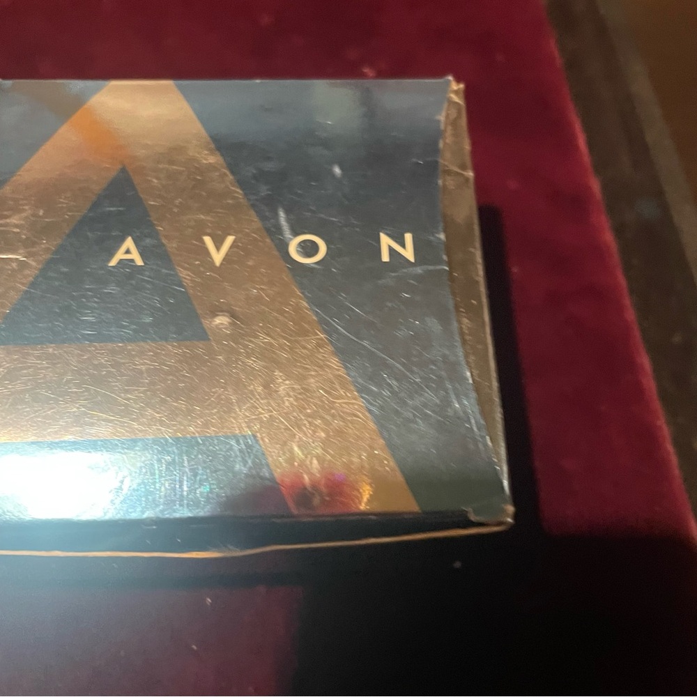 Avon‎ Women's bangle Watch with Silver Dial and Blue Strap - Picture 6 of 7